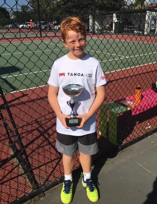 gGjeJ, 舍恩豪斯做, 网球教会他