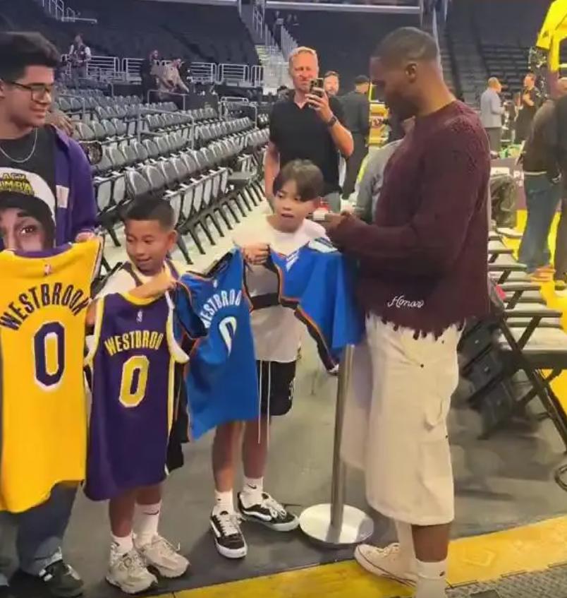 薪都已经不, 雷霆三少, 威少在 薪都已经不, 雷霆三少, 威少在